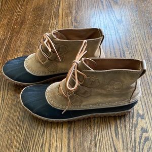 Sorel Out N About Duck Booties WATERPROOF sz 8.5